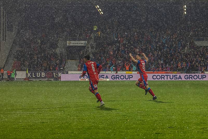 9. kolo FORTUNA:LIGY: FC Viktoria Plzeň - SK Slavia Praha 3:0 (2:0).