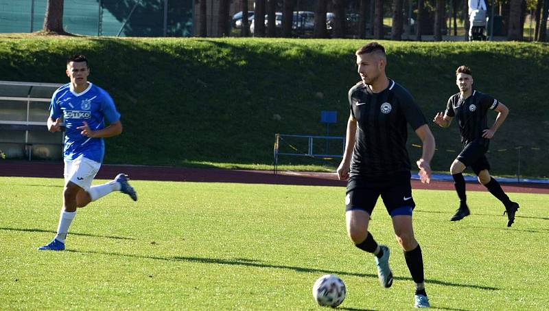 11. kolo KPM: Jiskra Domažlice B (modří) - Nýrsko 5:0.