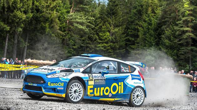 Plzeňská posádka Václav Pech junior, Petr Uhel s vozem Ford Fiesta R5 proměnila i třetí start v letošním domácím mistrovství ve stříbro.