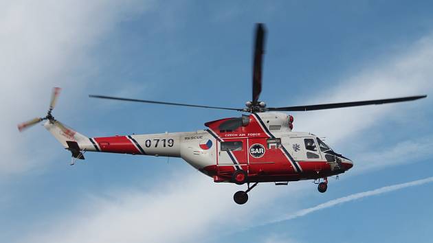 Záchranářský vrtulník z LZS Líně