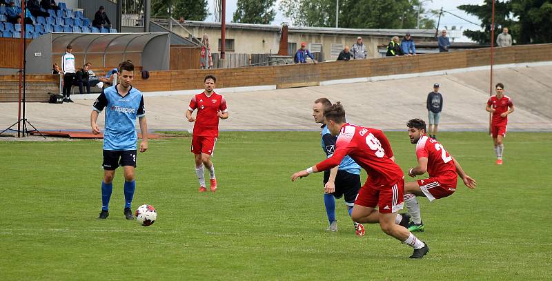 27. kolo FORTUNA divize A: SK Petřín Plzeň (červení) - ČLU Beroun 5:2.