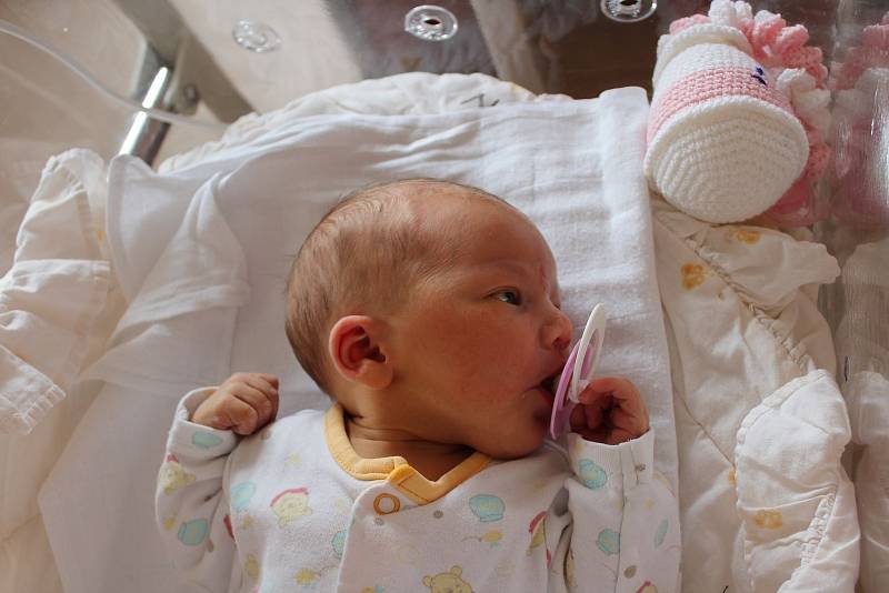 Natálie Hunčovská z Lesné se narodila 1. května v 16:30 hodin mamince Žanetě a tatínkovi Radkovi. Po příchodu na svět v plzeňské FN Lochotín vážila jejich prvorozená dcera 3200 g a měřila 44 cm.