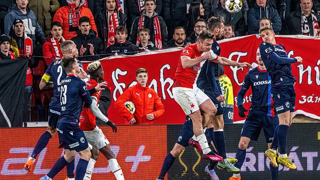 Fotbalisté Viktorie prokletí slávistického stadionu v Edenu neprolomili, v sobotu tam prohráli 1:2.