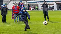 Fotbalisté Viktorie Plzeň podlehli na úvod ligového jara doma nečekaně Hradci Králové 1:2.