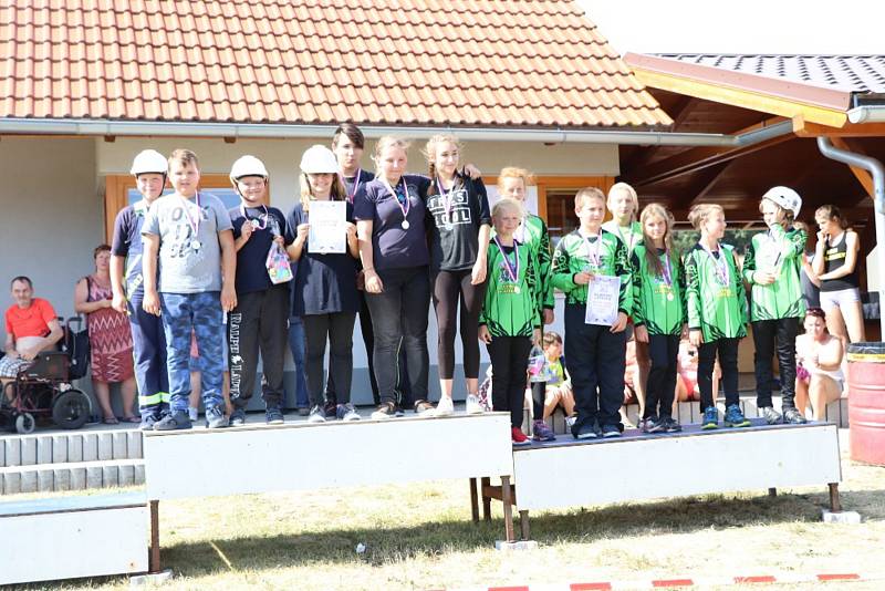 Kulaté jubileum oslavili dobrovolní hasiči v Brodeslavech soutěží v požárním útoku. Foto: archiv SDH Brodeslavy