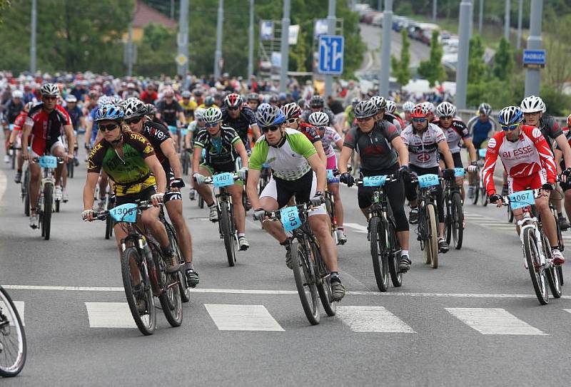 Sobotní osmý ročník Škoda bike maratonu přilákal na start stovky cyklistů