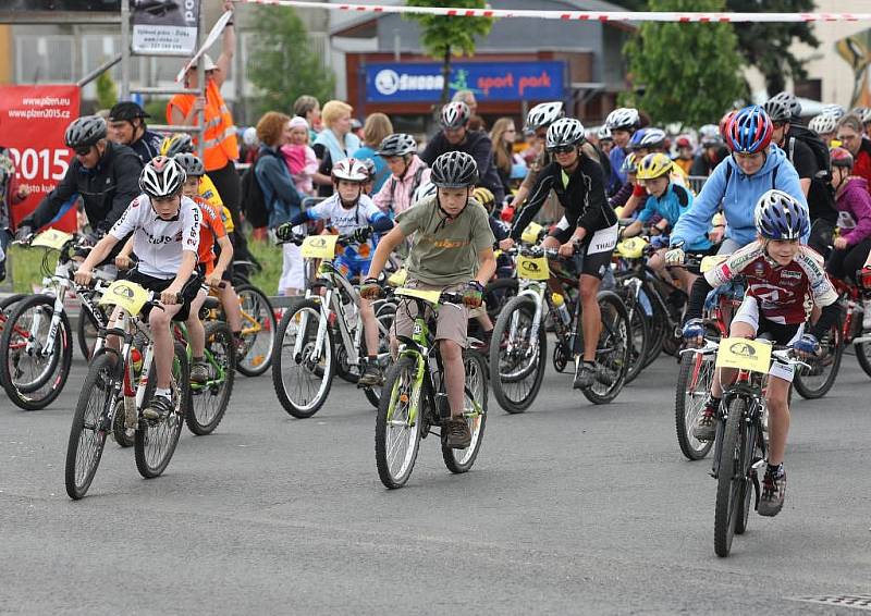 Sobotní osmý ročník Škoda bike maratonu přilákal na start stovky cyklistů