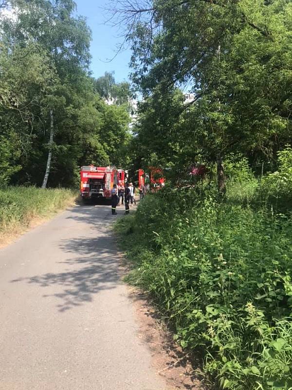 Policie uzavřela po úniku sirovodíku v čističce její okolí i komunikace spojující centrum Plzně s částí Přední Skvrňany.