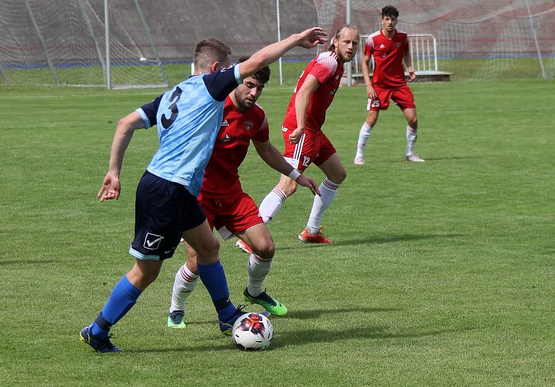 27. kolo FORTUNA divize A: SK Petřín Plzeň (červení) - ČLU Beroun 5:2.