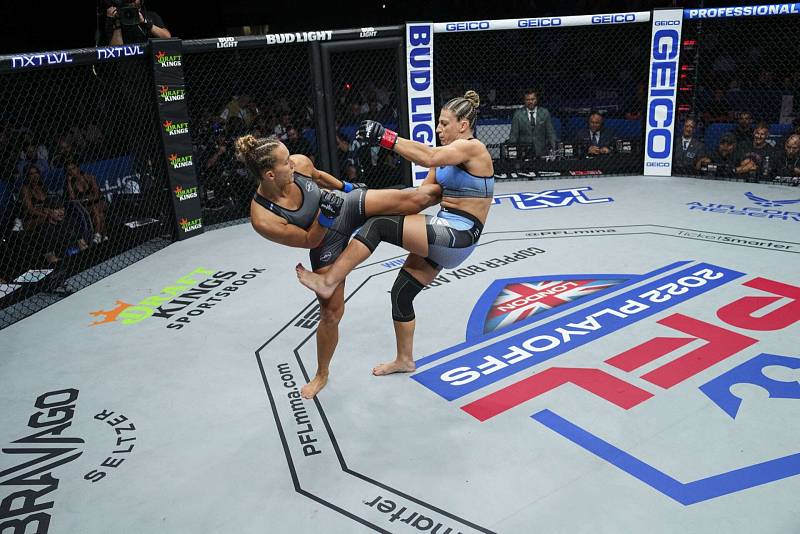 Plzeňská zápasnice MMA Martina Jindrová nestačila v semifinále turnaje profesionální organizace PFL na dvojnásobnou olympijskou vítězku Kaylu Harrisonovou.