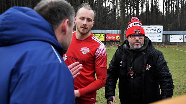 FORTUNA divize A (16. kolo): SK Otava Katovice - SK Petřín Plzeň (na snímku fotbalisté v červených dresech) 1:1.