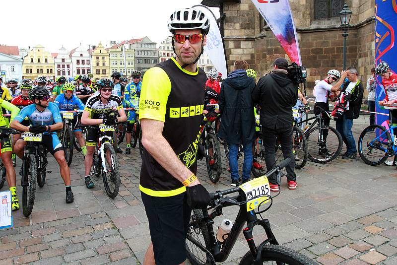 cyklistika závod Plzeňská padesátka série Kolo pro život start náměstí Republiky brankář Petr Čech