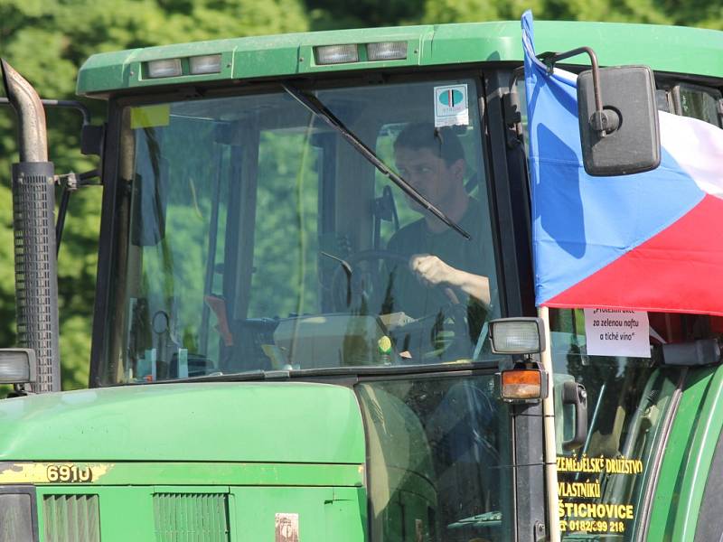 Na severním Plzeňsku se protestující zemědělci vydali z Kralovic do Plas