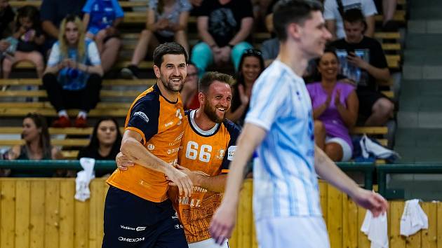 Futsalový zápas mistrů, 2. června 2023: futsalisté SK Interobal Plzeň - házenkáři Talent Týmu Plzeňského kraje 5:5.