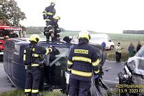 Nehoda dvou dodávek a auta uzavřela silnici mezi Zručí a Třemošnou.