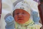 Zdeněk Tříska se narodil 3. října v 0:41 mamince Michale a tatínkovi Jakubovi z Plzně. Po příchodu na svět ve Fakultní nemocnici na Lochotíně vážil jejich prvorozený synek 3270 gramů a měřil 47 centimetrů.