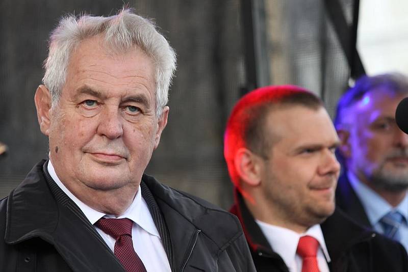 Prezident Miloš Zeman při debatě s občany na náměstí Republiky