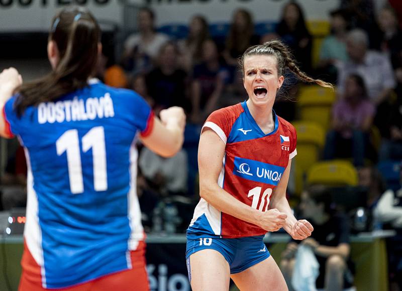 Plzeňska rodačka Kateřina Valková válí v české volejbalové reprezentaci i v německém Münsteru, kde je její největší parťačkou Maria Schlegelová ze Španělska, ale na kávu ráda zajde i s dalšími spoluhráčkami.