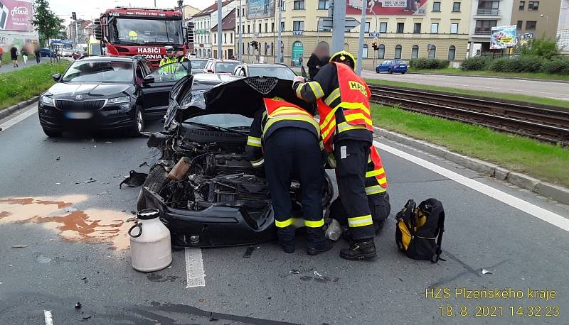 Hromadná nehoda v Přemyslově ulici v Plzni.