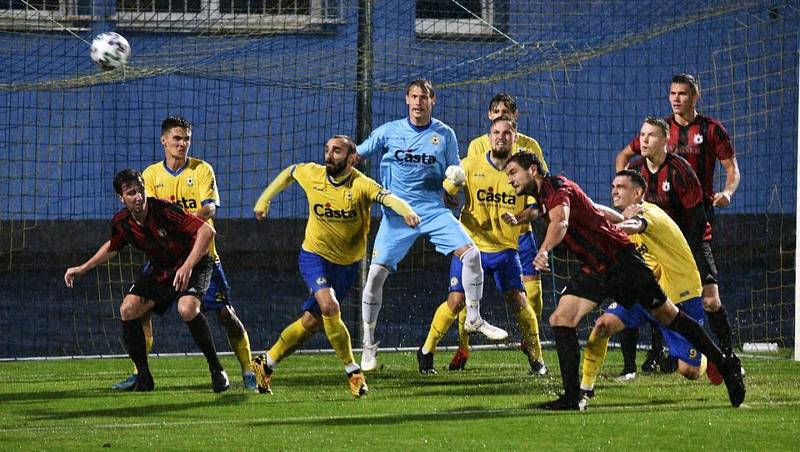 2. kolo ČFL (skupina A): FC Písek vs. Jiskra Domažlice (červení).