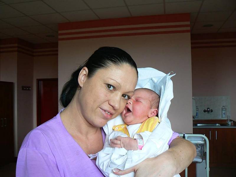 Gabriele a Honzovi Klasnovým z Mokrouší se 1. 3. v 9.28 hod. narodila ve FN v Plzni dcera Magdalena (4,25 kg, 53 cm). Doma se na ni těší velká chůva, šestnáctiletá sestra Michaela
