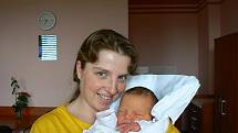 Honzík, kterému bude v květnu deset let, je nadšený ze svého novorozeného brášky Luboše (4,80 kg, 53 cm). Chlapec se narodil 3. 3. v 9.20 hod. Lence a Luboši Bulkovým z Blovic ve FN v Plzni