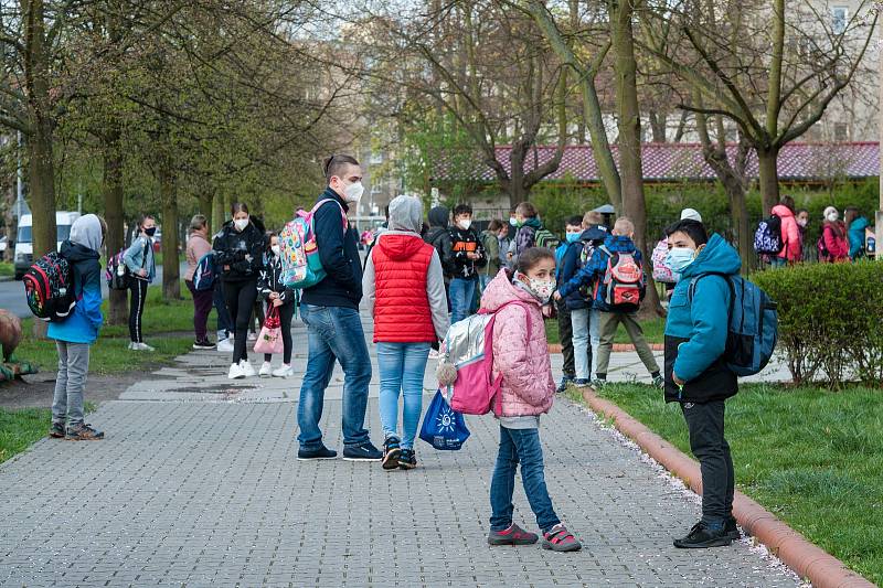 Otevření tříd druhého stupně na Masarykově základní škole v Plzni.