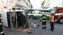 V odpoledních hodinách došlo k nehodě trolejbusu a dodávky na rohu ulic Tylova a Skrétova. Náraz dodávku převrátil na bok. Trolejbusová doprava musela být v tomto místě zastavena