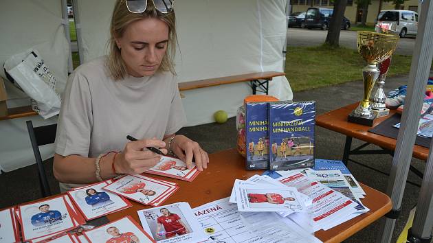 Markéta Jeřábková se podepisovala při autogramiádě na Summer Festu v Českých Budějovicích.