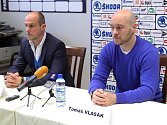 Martin Straka (vlevo) uvedl  Tomáše Vlasáka  do funkce sportovního manažera.