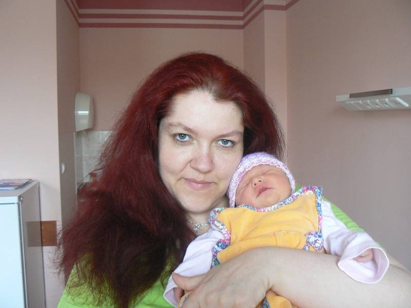Téměř desetiletý Jakub z Plzně se dočkal sestřičky Sylvinky (3,69 kg, 50 cm), která se narodila rodičům Sylvii a Romanovi 21. března v 10:40 hodin ve fakultní nemocnici