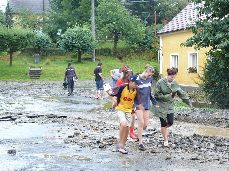 Zkáza v Pakoslavi po druhé čtvrteční vlně deště