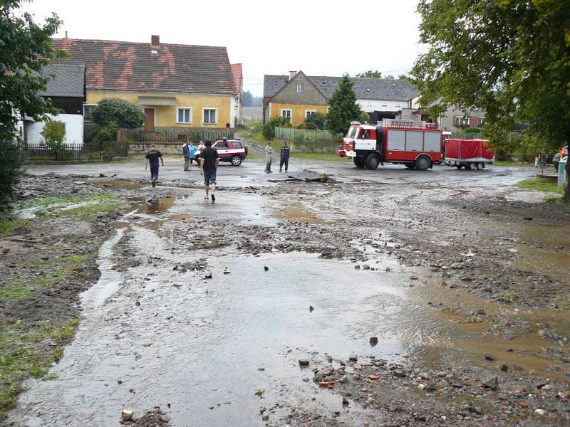 Zkáza v Pakoslavi po druhé čtvrteční vlně deště