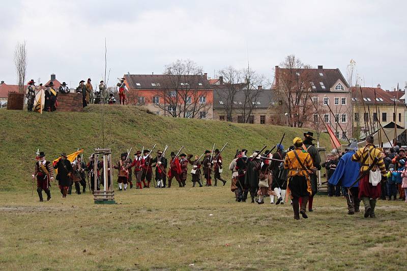 Mušketýři v Plzni - Mansfeld odchází.