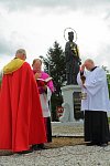 Odhalení a vysvěcení sochy sv. Jana Nepomuckého se v polovině května zúčastnili biskupové z Čech i Moravy.