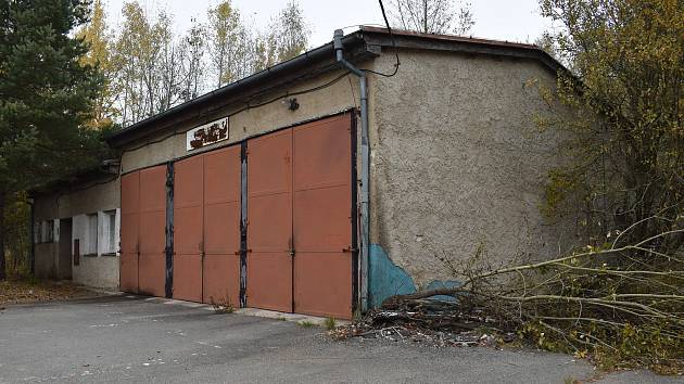 Z areálu letiště v Líních nedaleko Plzně (28. 10. 2021).