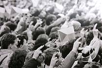 Listopad 1989 v Plzni objektivem Radovana Kodery