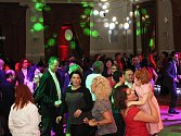 Velká puntíkatá tančírna přitáhla po slavnostním otevření Plzně 2015 do Měšťanské besedy tanečníky všech generací