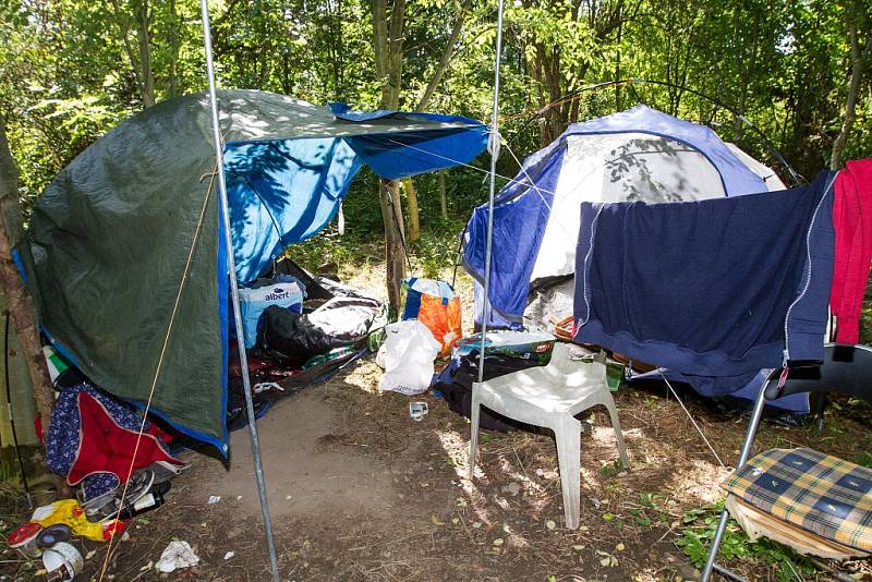 Stanové příbytky bezdomovců. V tomto místě k vraždě došlo