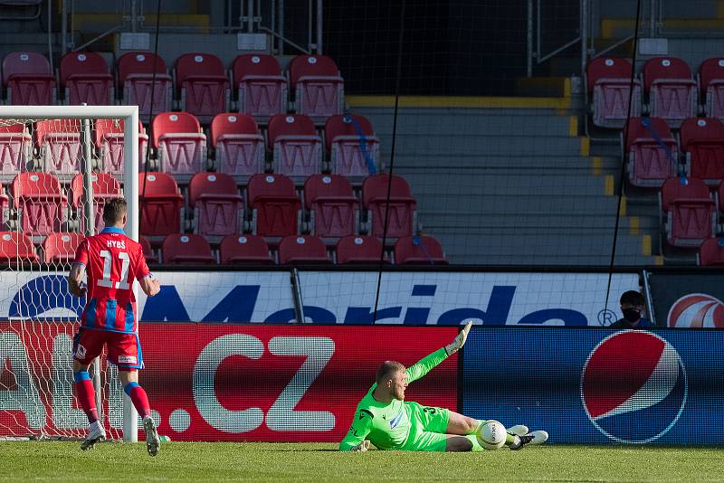 V nedělním utkání s Ostravou (4:0) jistí zákrok gólmana Jindřicha Staňka.