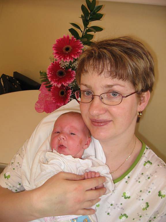 Kačenka (3,80 kg/51 cm) se narodila rodičům Kateřině a Bohuslavu 20. dubna v 7.05 hod. ve Stods