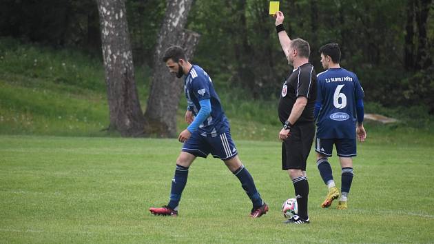 Krajský přebor (26. kolo): TJ START Tlumačov - TJ Slavoj Mýto (na snímku fotbalisté v modrých dresech) 1:3.