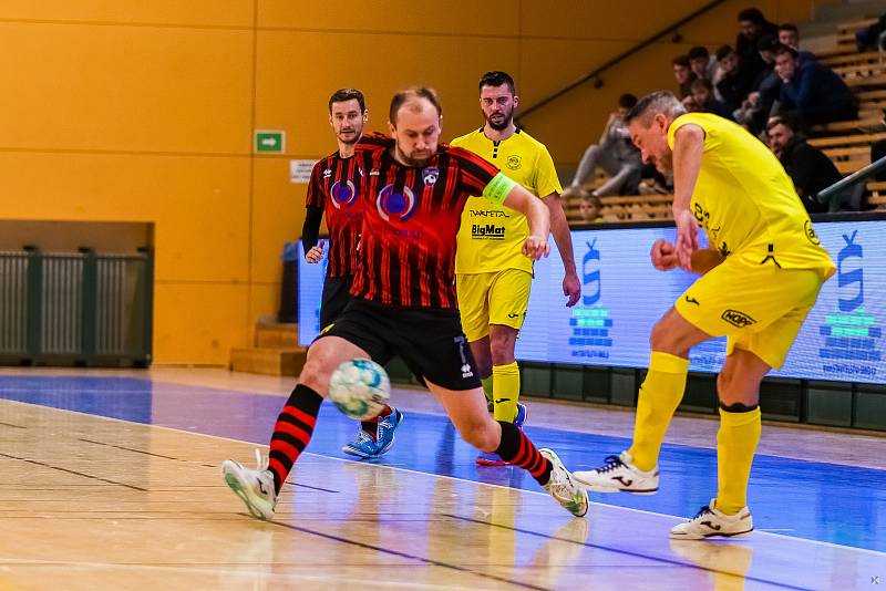 1. Futsal liga (17. kolo): SK Interobal Plzeň - 1. FC Nejzbach Vysoké Mýto 27:0.