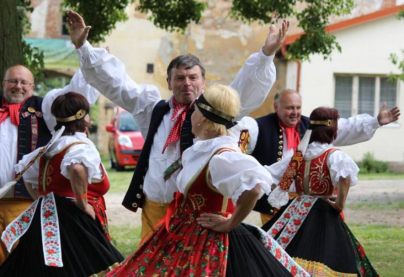 Folklórní skupina Máj z Blatnice u Nýřan.