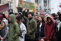 Studenti protestem upozornili na současnou klimatickou krizi.