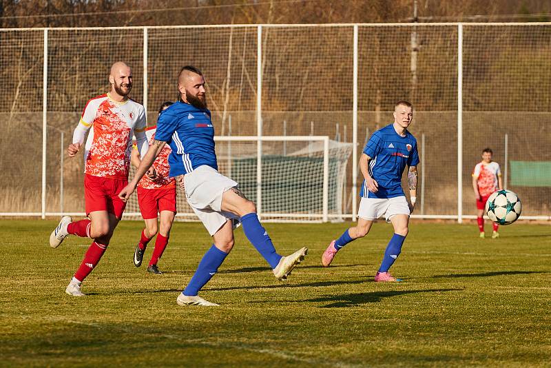 Z archivu: Fotbalisté TJ Sokol Plzeň-Černice (modří).