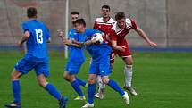 Fotbalisté SK Petřín Plzeň B (červení) vstoupí do nové sezony krajského přeboru jako nováček, ale zároveň budou patřit k největším favoritům.