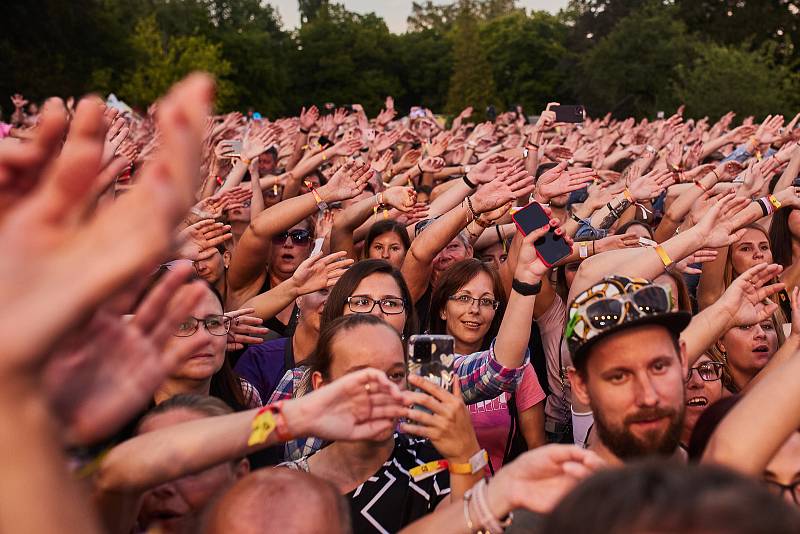 Zpěvák Marek Ztracený se svými hosty zavítal do Plzně v rámci svého republikového turné Tour de léto 2!!, při kterém svým příznivcům přivezl koncert, ale také soutěže, autogramiády, taneční školu, vaření a mnoho dalšího.