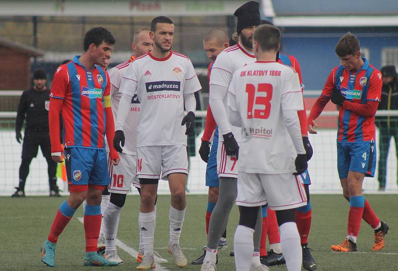 Zimní příprava, 21. ledna 2023: FC Viktoria Plzeň B - SK Klatovy 1898 (fotbalisté v bílých dresech) 7:1 (4:1).