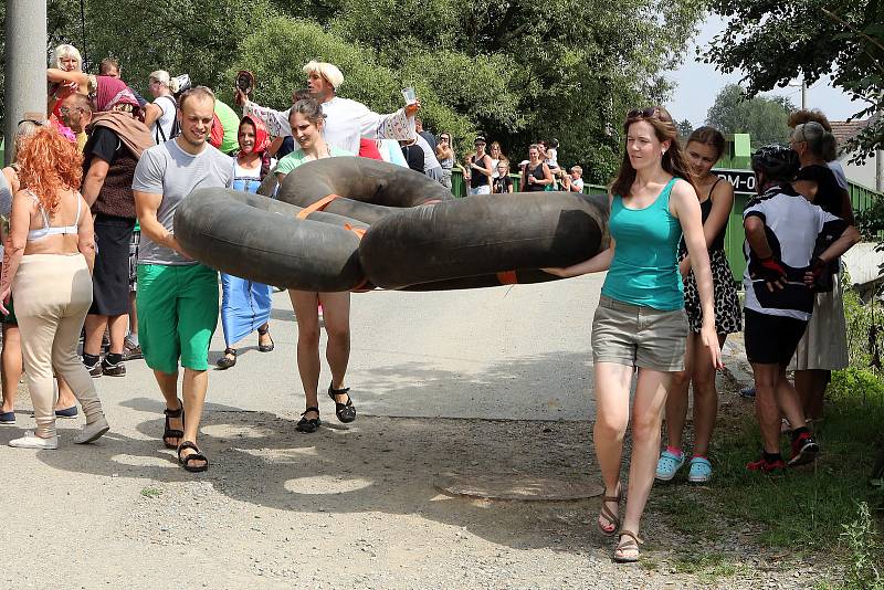 20. ročník neckyády v Křimicích.